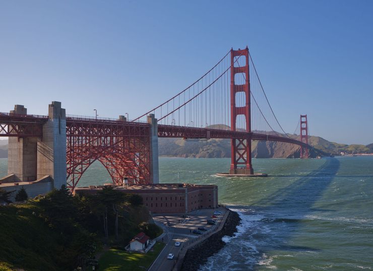 Golden_Gate_Bridge_San_Francisco_April_2011_001
